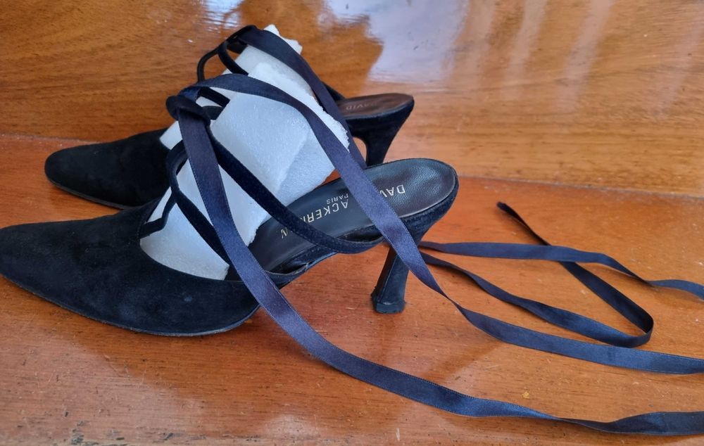 Sapatos pretos  David Ackerman - muito elegantes