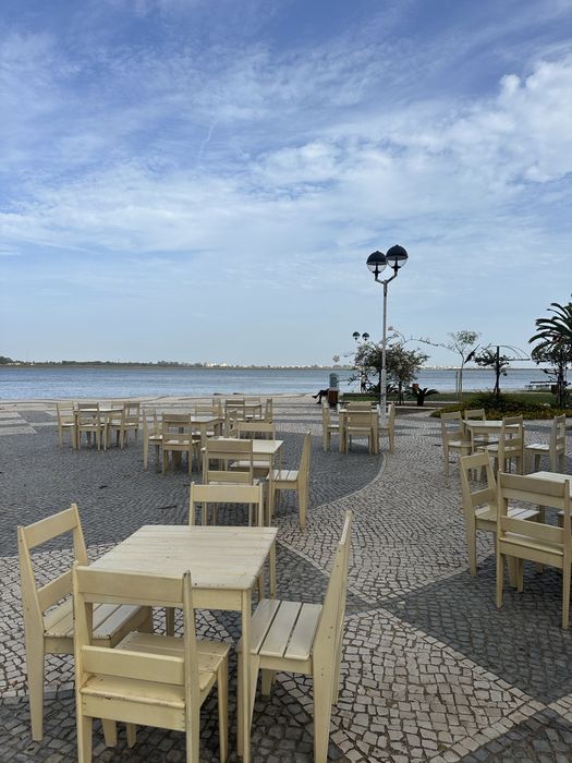 Esplanada de Madeira Maciça