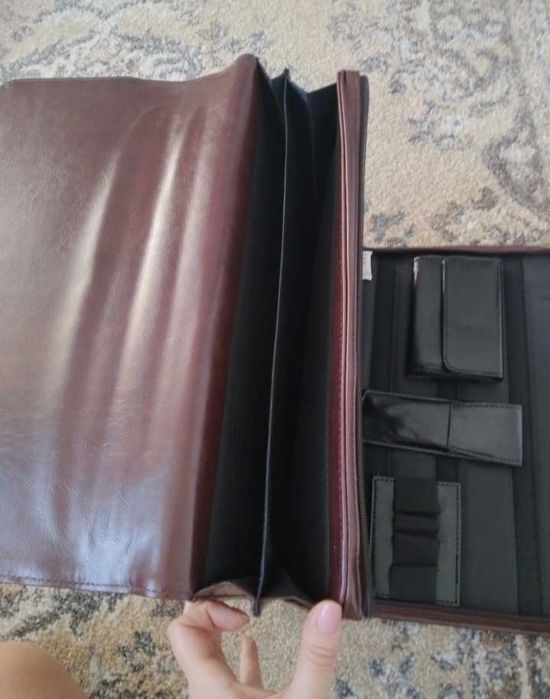 Aktówka marki Operon