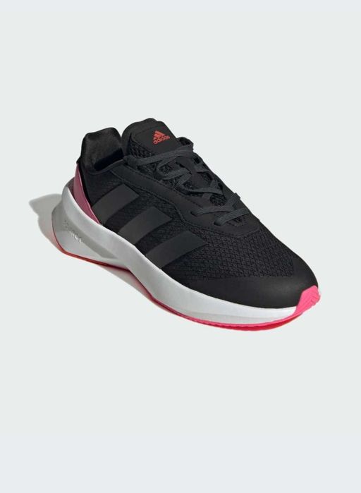 Кроссовки Adidas женские