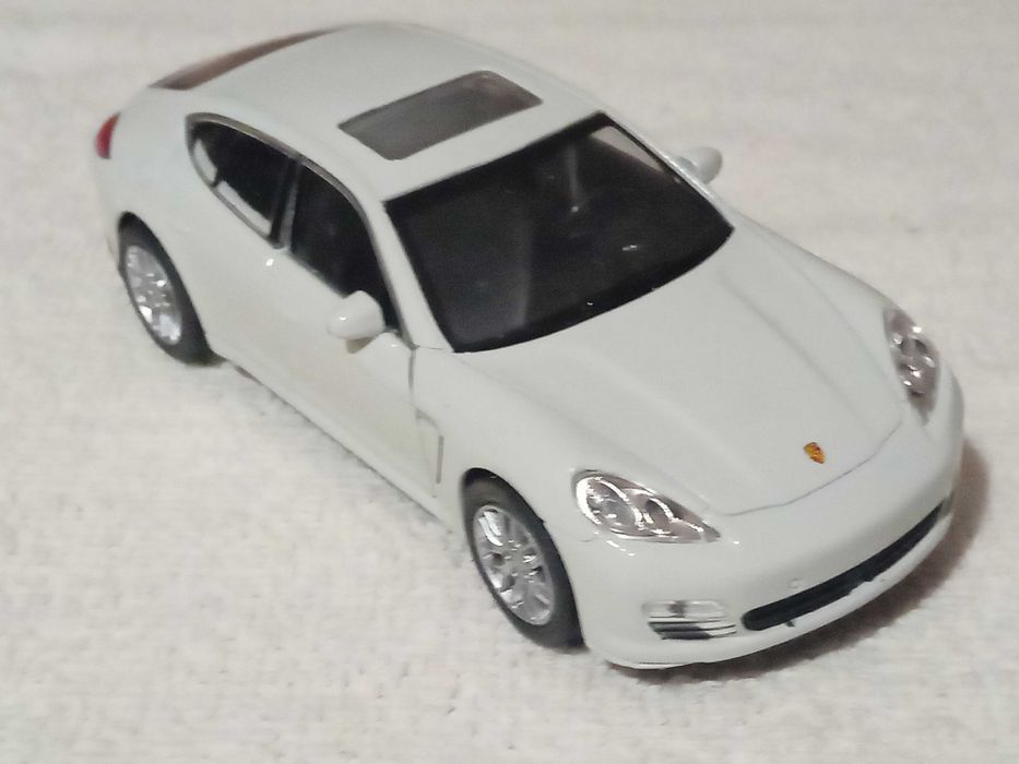 model Porsche Panamera S 1/43
