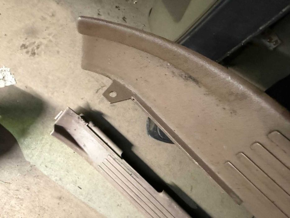 Range Rover P38 pousa pés peseira friso camel