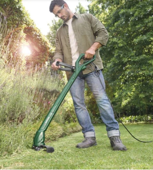 Máquina corta relvas nova ler anuncio