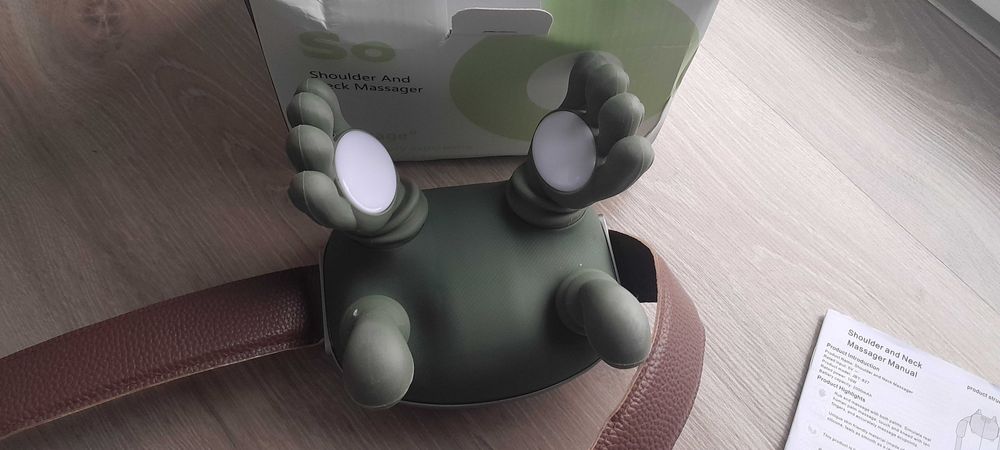 Masażer szyi i karku z podgrzewaniem | Ugniatanie, USB-C