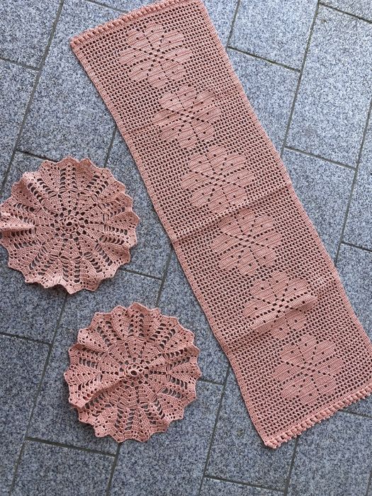 Conjunto de panos bordados à mão