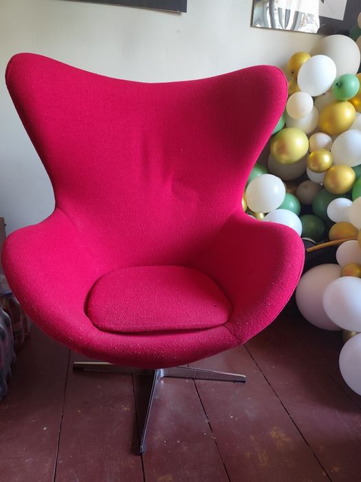 Fotel jajo czerwony