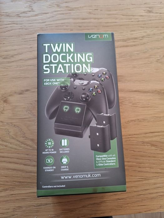 Stacja ładująca do 2 padów Xbox One