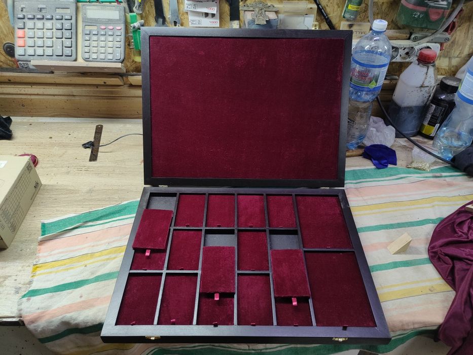 Рамка під ордени та нагороди на 32 ячейки