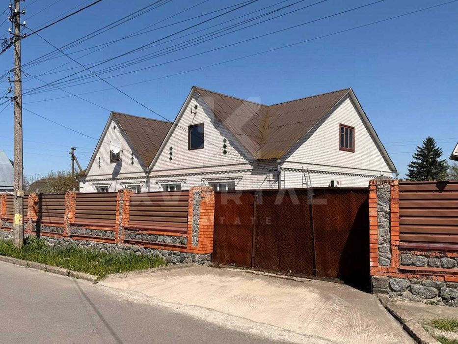 Продаж будинок з ремонтом