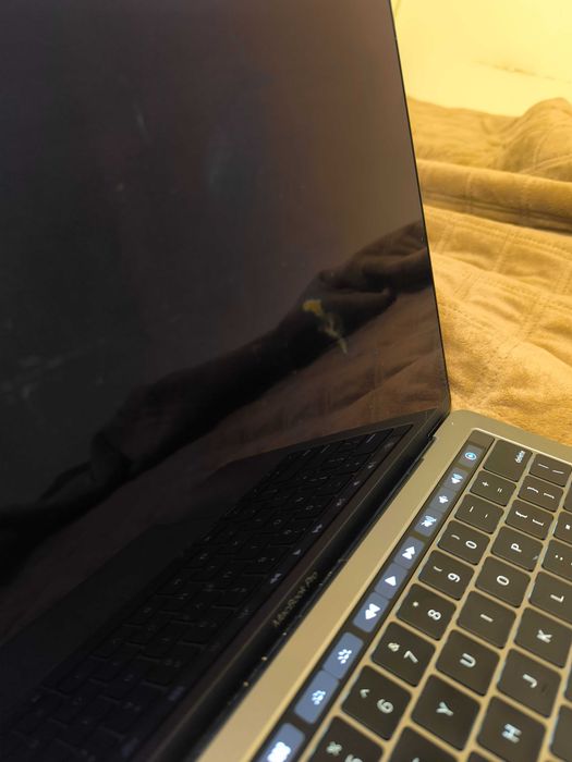 MacBook Pro 13" 2018 / i7 / 16GB — робочий