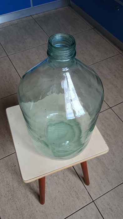 Стеклянные бутыли 10л и 20л