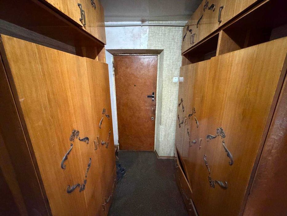 Чотирикімнатна квартира! Роздільне планування, низька ціна!