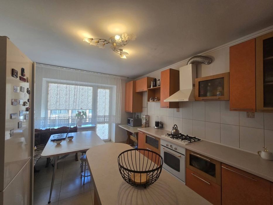 Продаж 3 кім квартири в Центрі