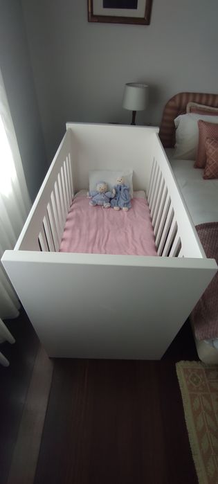 Berço em madeira Lacada