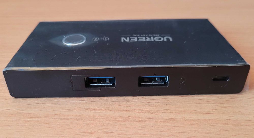 Przełącznik Switch USB 3.0 UGREEN 2PC na 4 Urządzenia 5Gbps