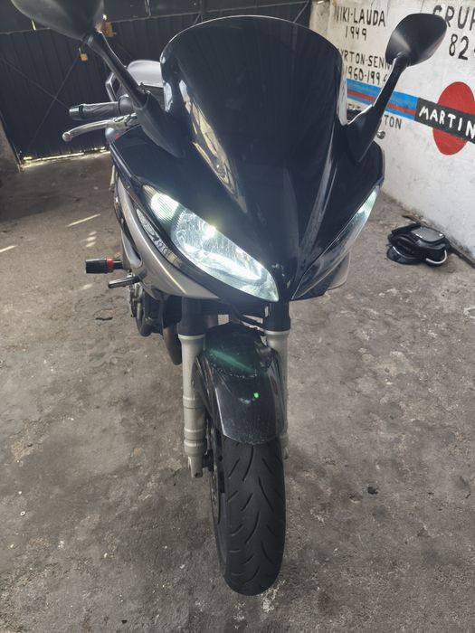 Yamaha fazer 600 com carplay