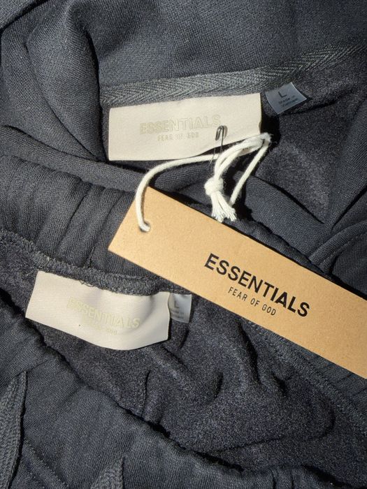 Dres essentials 1977