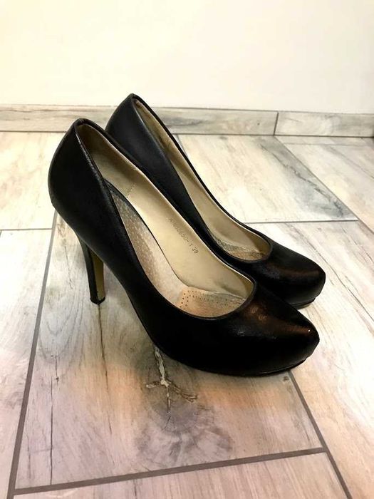 Czarne szpilki - rozmiar 39