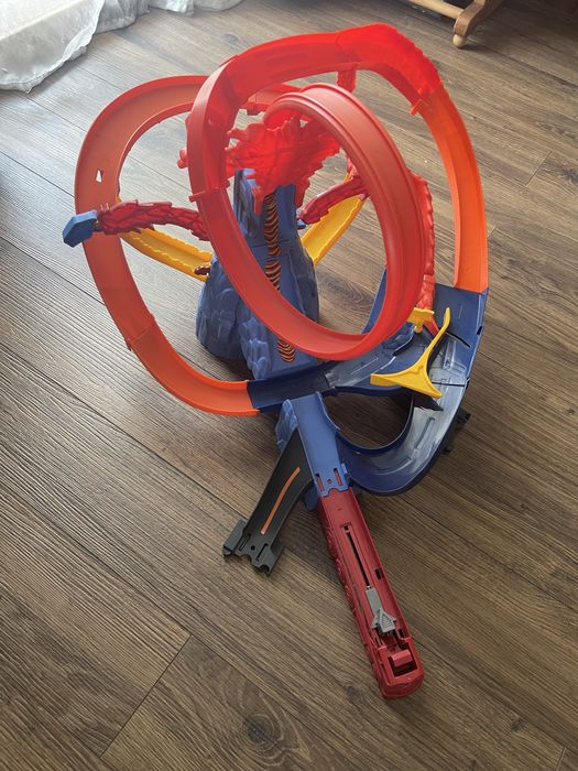 Hot Wheels трек вулкан (Хот Вілс)