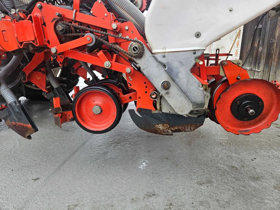 Siewnik do kukurydzy 6 rzędowy Kuhn Planter 3