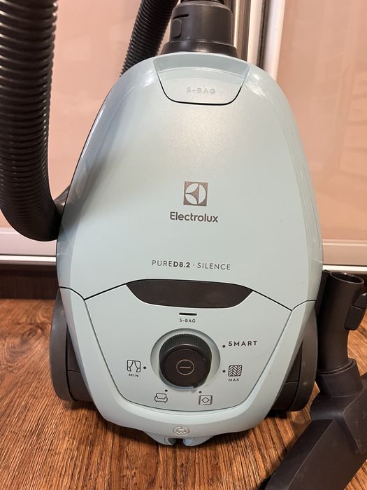 Пилосос Electrolux pure D8.2 silence стан гарний