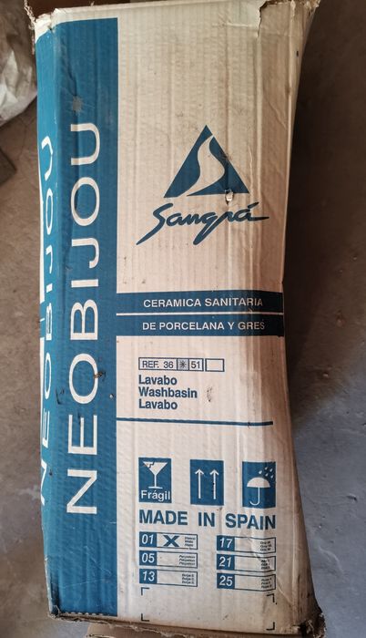 Умывальник врезной Испания