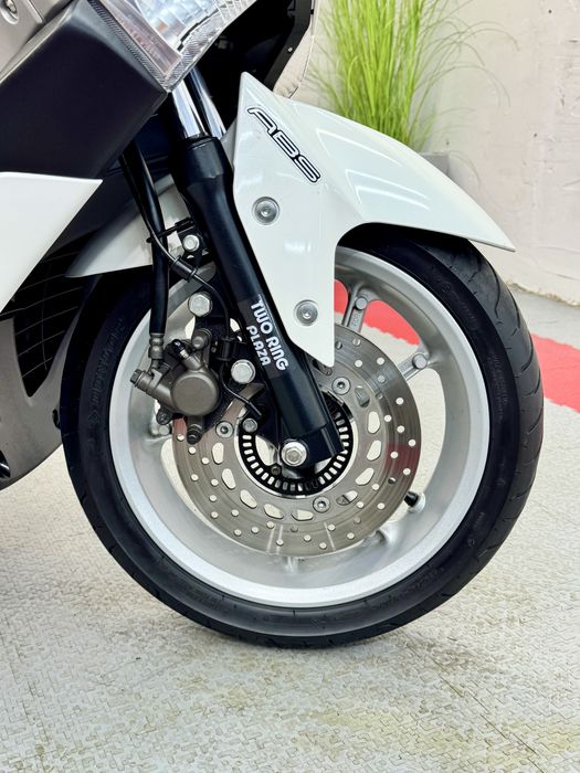 скутер Yamaha N-Max ABS 2016р в оригіналі доставка по Україні