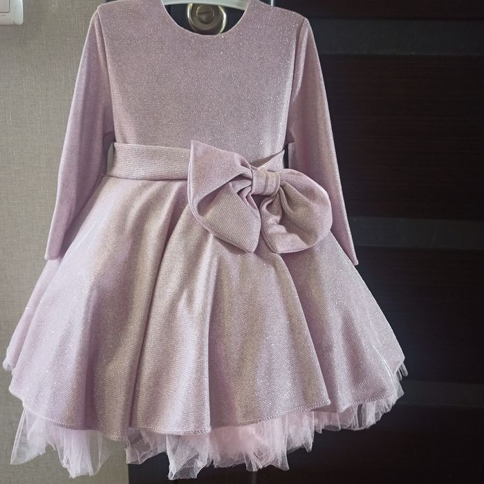 Продам сукню на 1.5-2 рочки