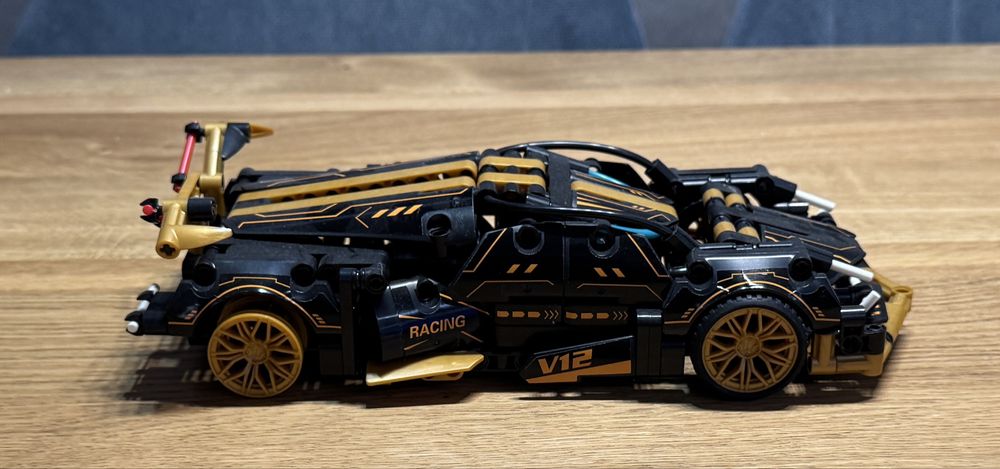 Klocki Technic model Samochód sportowy V12