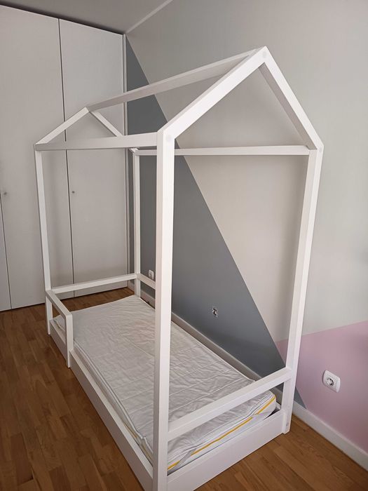 Cama casinha branca