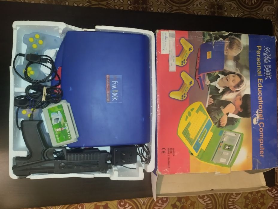 Consola antiga anos 90