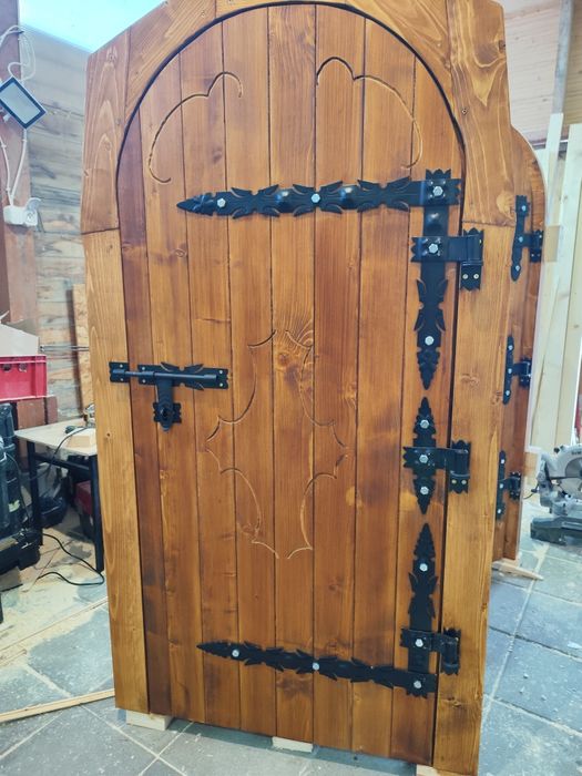 Drzwi do piwniczki gospodarcze do domków piwnic opaska