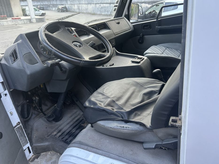 Mercedes 100 d 6 lugares