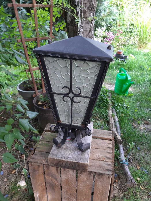Stara retro lampa zewnętrzna duża, latarnia