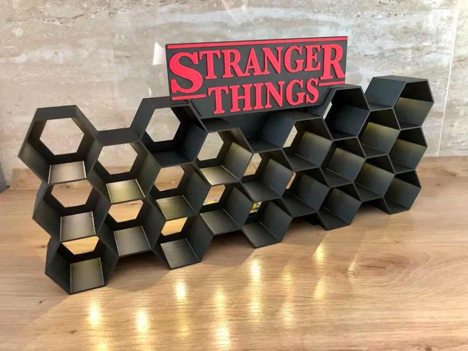 Стенд для фігурок з мультфільму "Stranger Things" Kinder Joy