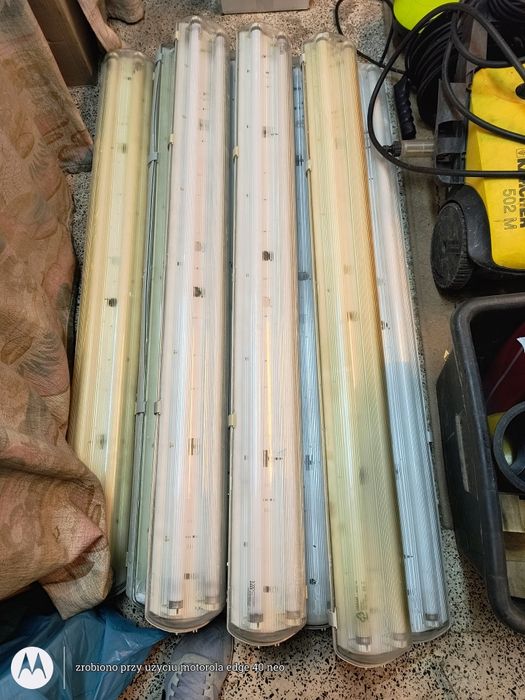 Sprzedam lampy hermetyczne oświetleniowe po demontażu