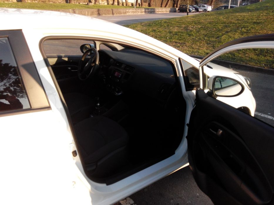 Kia  Rio  1.2 em muito bom estado