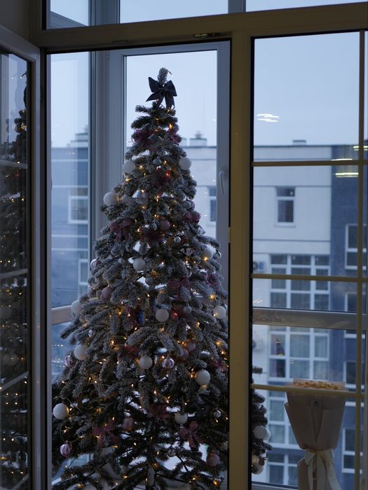 Штучна ялинка засніжена