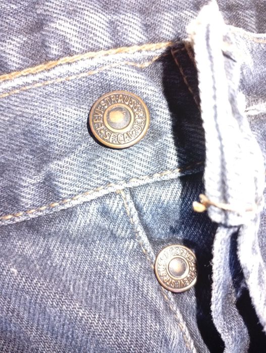 Продам джинси модель Levi's 613 02 (W34 L32).