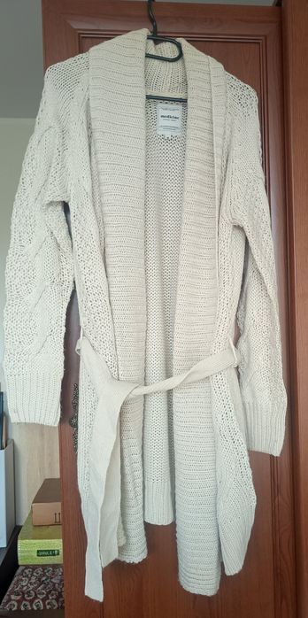 Sweter akrylowy kremowy