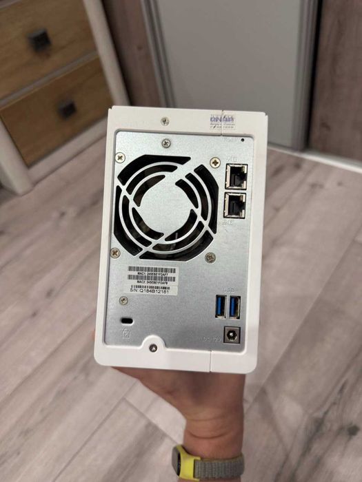 QNAP D2 - NAS, 2 x 3.5/2.5 HDD, 1Gb RAM, 2 x 1 Gb Ethernet