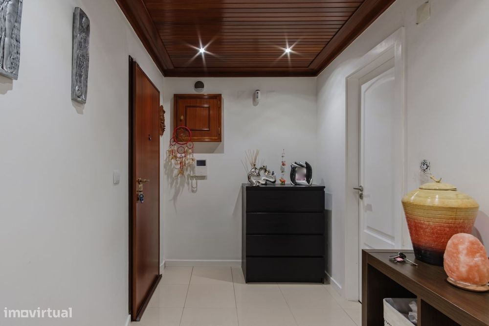 Apartamento T1 Remodelado em Massamá | Zona Central e com Elevador