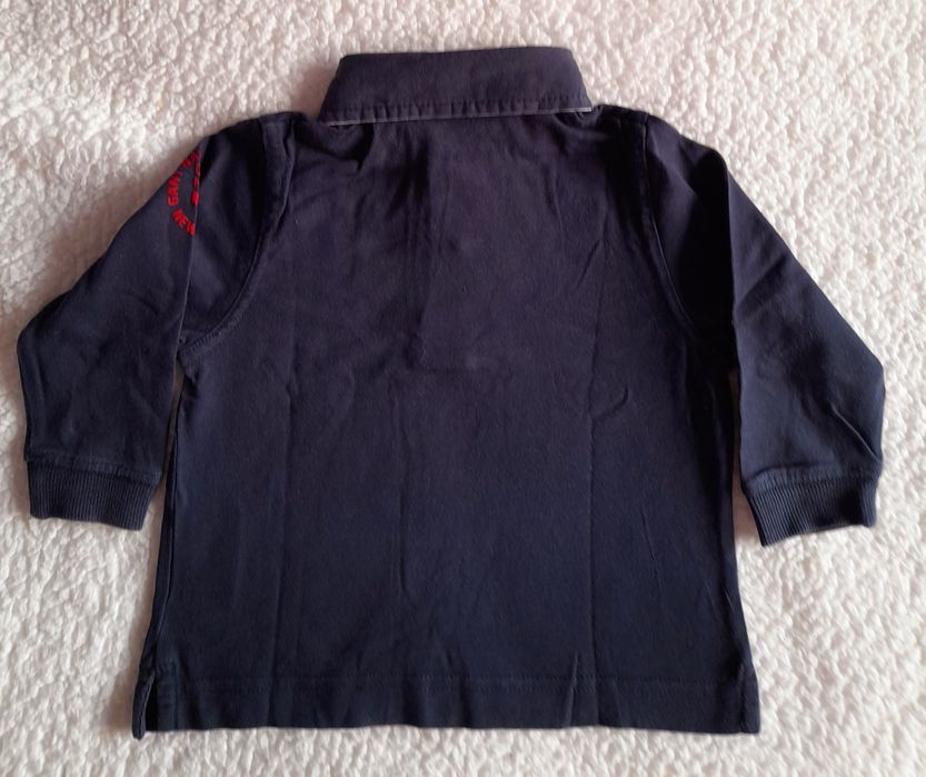 Sweat Gant azul marinho, detalhes a vermelho. Tamanho 6 meses