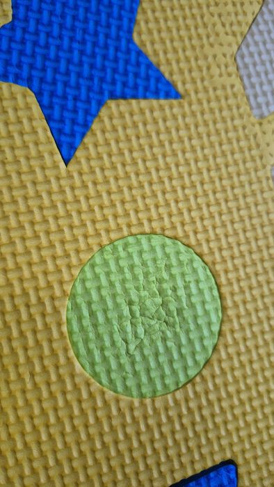 Килимок,не вистачає малесенької деталі