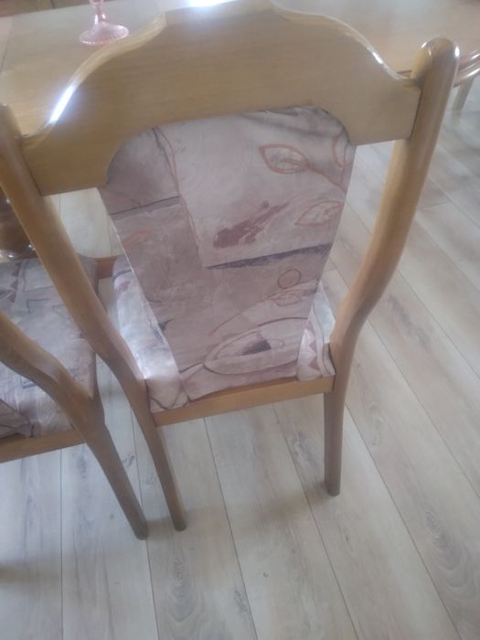 Stół rozkładany 4-6 osób plus krzesła