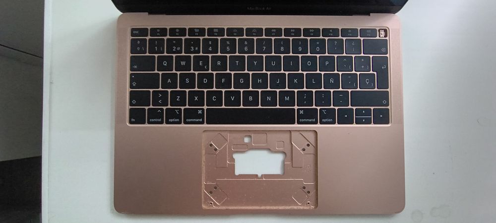 Розборка MacBook a1932 запчастини