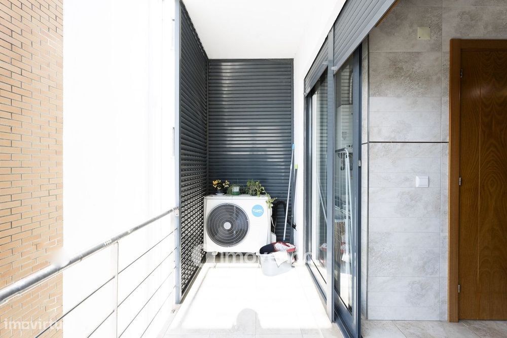 Apartamento T2 moderno, com estacionamento, na Curia, Anadia