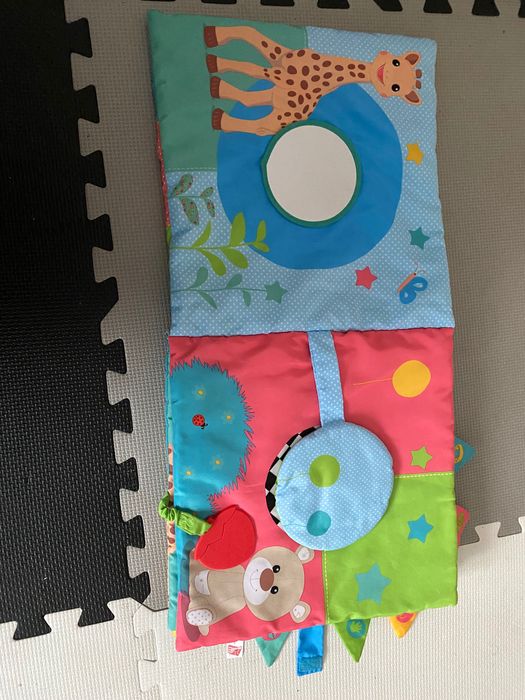 Książeczka  sensoryczna żyrafa sophie