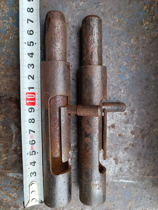 Засов-шпингалет 180 мм для гаражных ворот