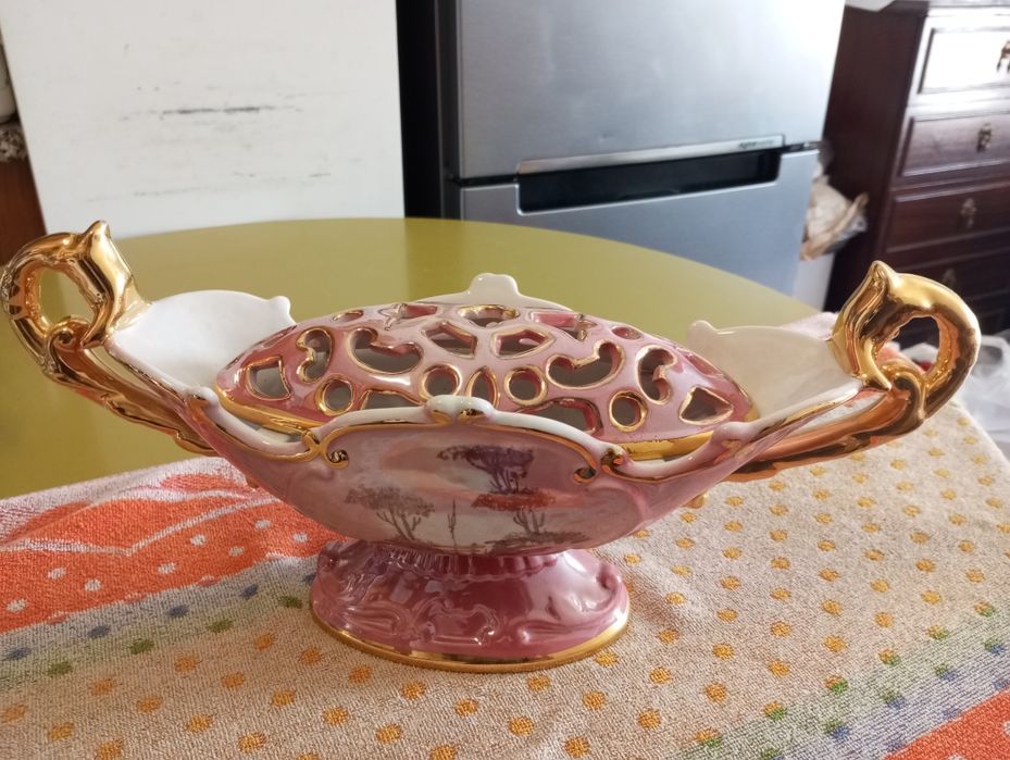 Centro de mesa em loiça